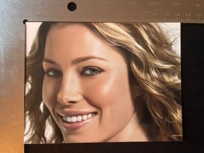 JESSICA BIEL  PHOTO COULEUR / COLOR PICTURE